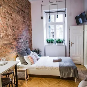 https://lion-apartment-krakow.krakowhotelspoland.com